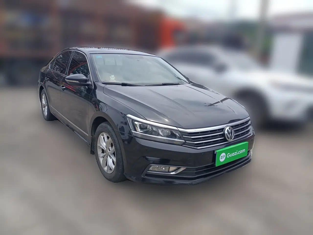 Volkswagen Passat 2017 280TSI DSG Luxury Edition — миниатюра 3