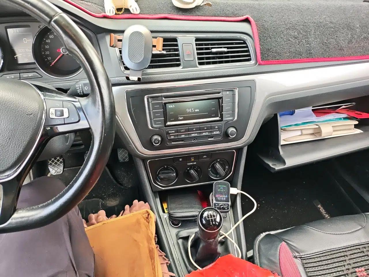 Volkswagen Lavida 2017 1.6L Manual Comfort Edition — миниатюра 13