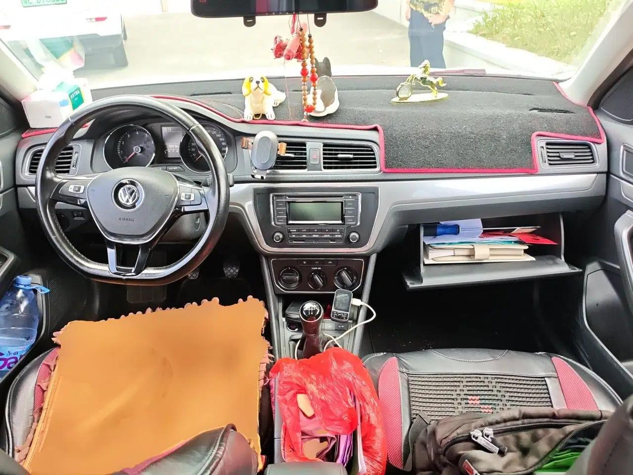 Volkswagen Lavida 2017 1.6L Manual Comfort Edition — миниатюра 9