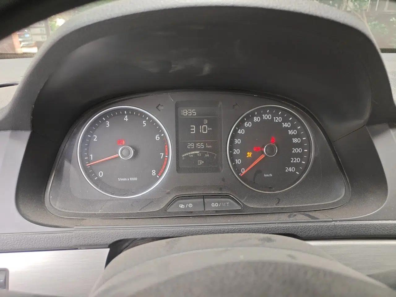 Volkswagen Lavida 2013 Restyled Classic 1.6L Manual Comfort Edition — миниатюра 11