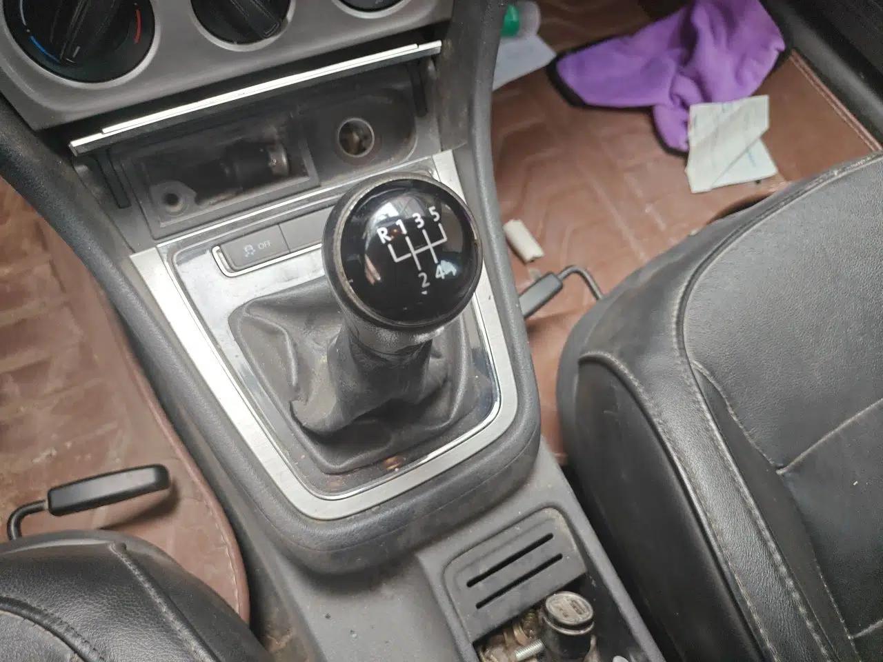 Volkswagen Lavida 2013 Restyled Classic 1.6L Manual Comfort Edition — миниатюра 14