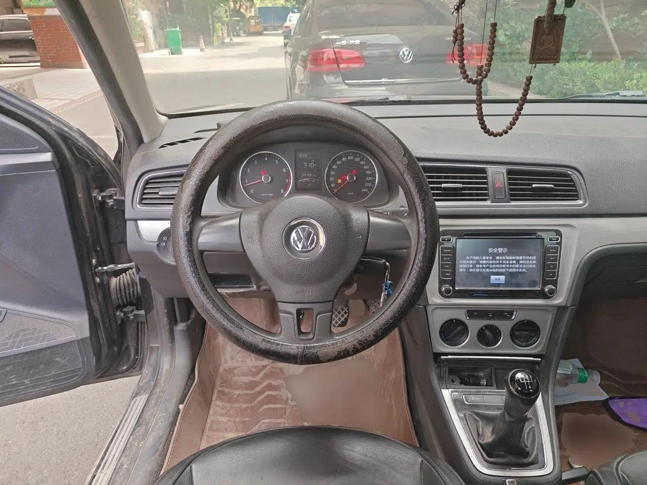 Volkswagen Lavida 2013 Restyled Classic 1.6L Manual Comfort Edition — миниатюра 10
