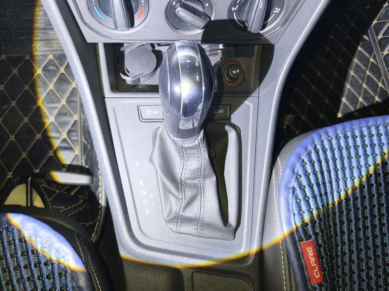 Volkswagen Lavida 2017 1.6L Automatic Fashion Edition — миниатюра 14