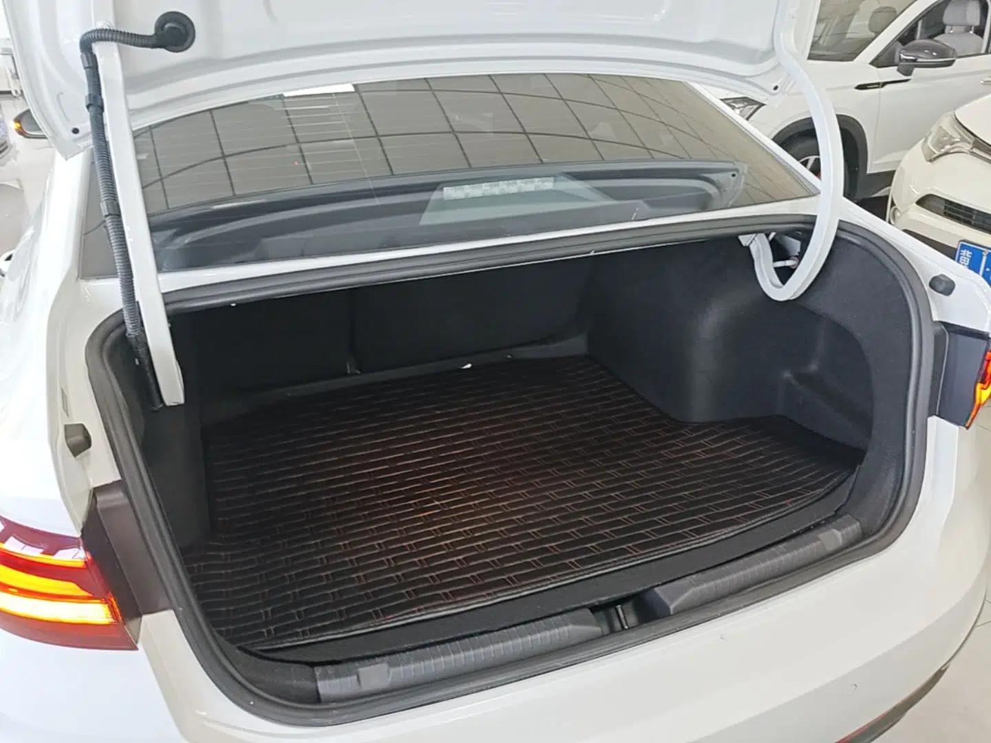 Volkswagen Lavida 2023 280TSI DSG Full-Comfort Edition — миниатюра 22