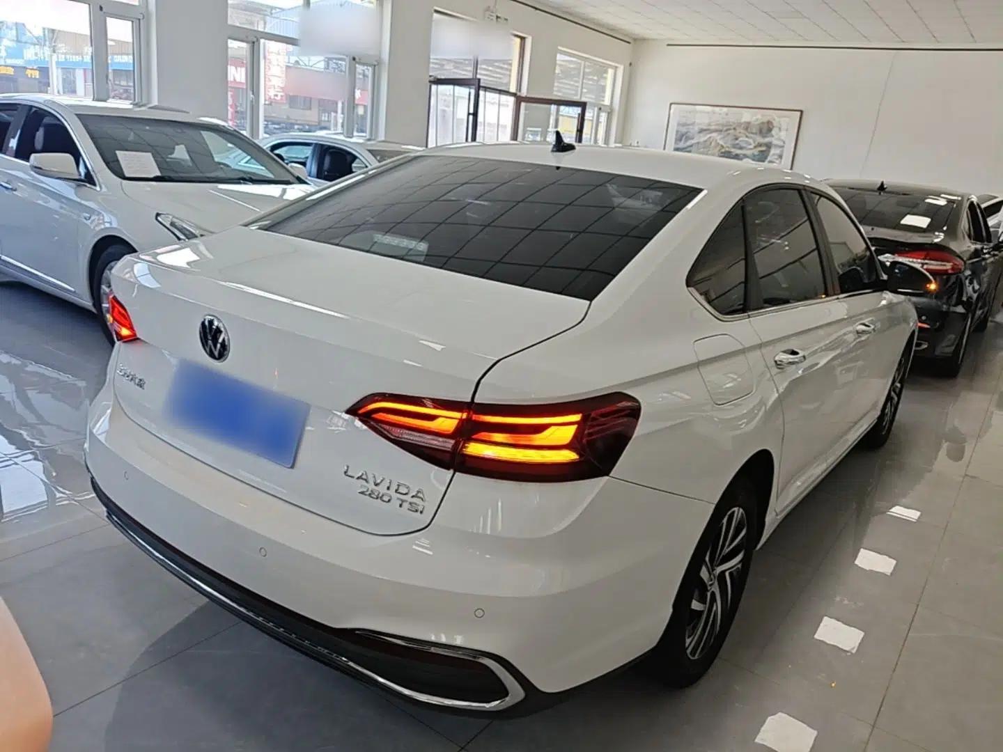 Volkswagen Lavida 2023 280TSI DSG Full-Comfort Edition — миниатюра 6