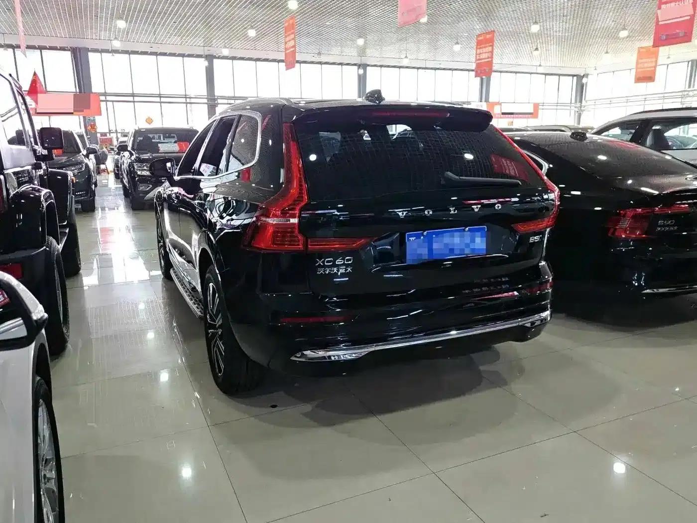 2022 Volvo XC60 B5 AWD Inscription Luxury Edition — миниатюра 6