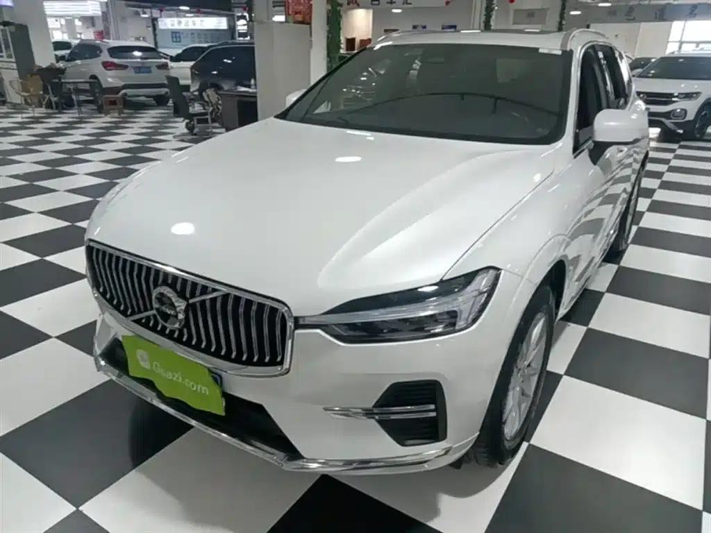 2022 Volvo XC60 B5 AWD Inscription Luxury Edition — миниатюра 2
