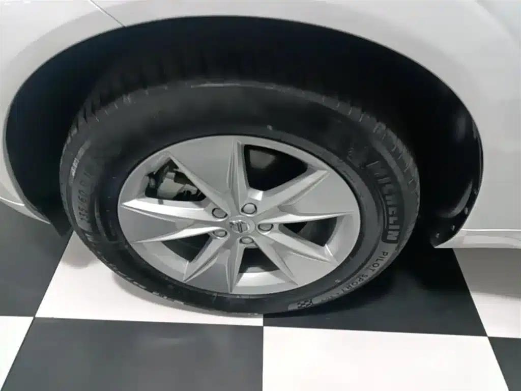 2022 Volvo XC60 B5 AWD Inscription Luxury Edition — миниатюра 23