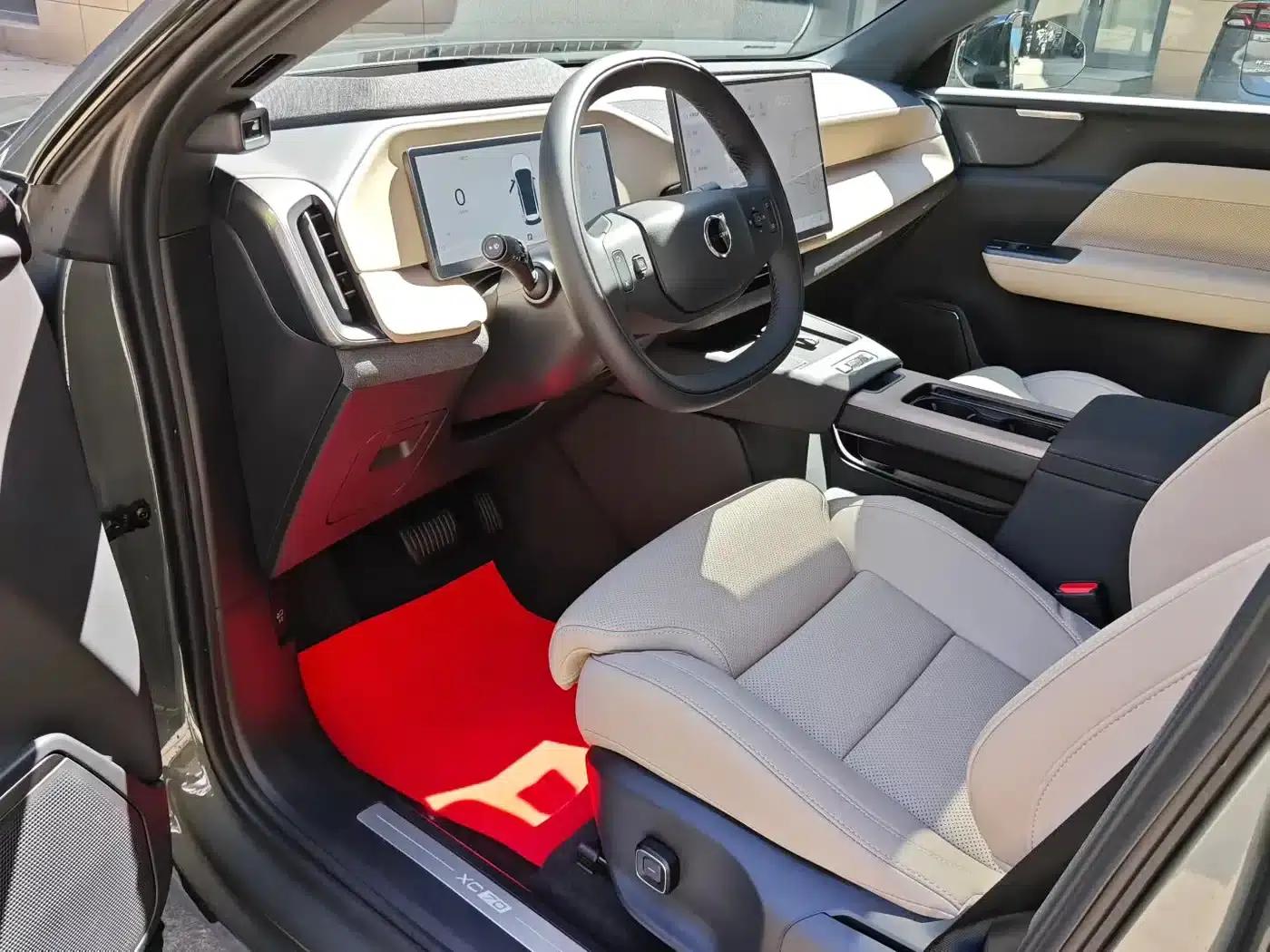 2026 Volvo XC70 Plug-in Hybrid, All-Wheel Drive, Ultra Range — миниатюра 5