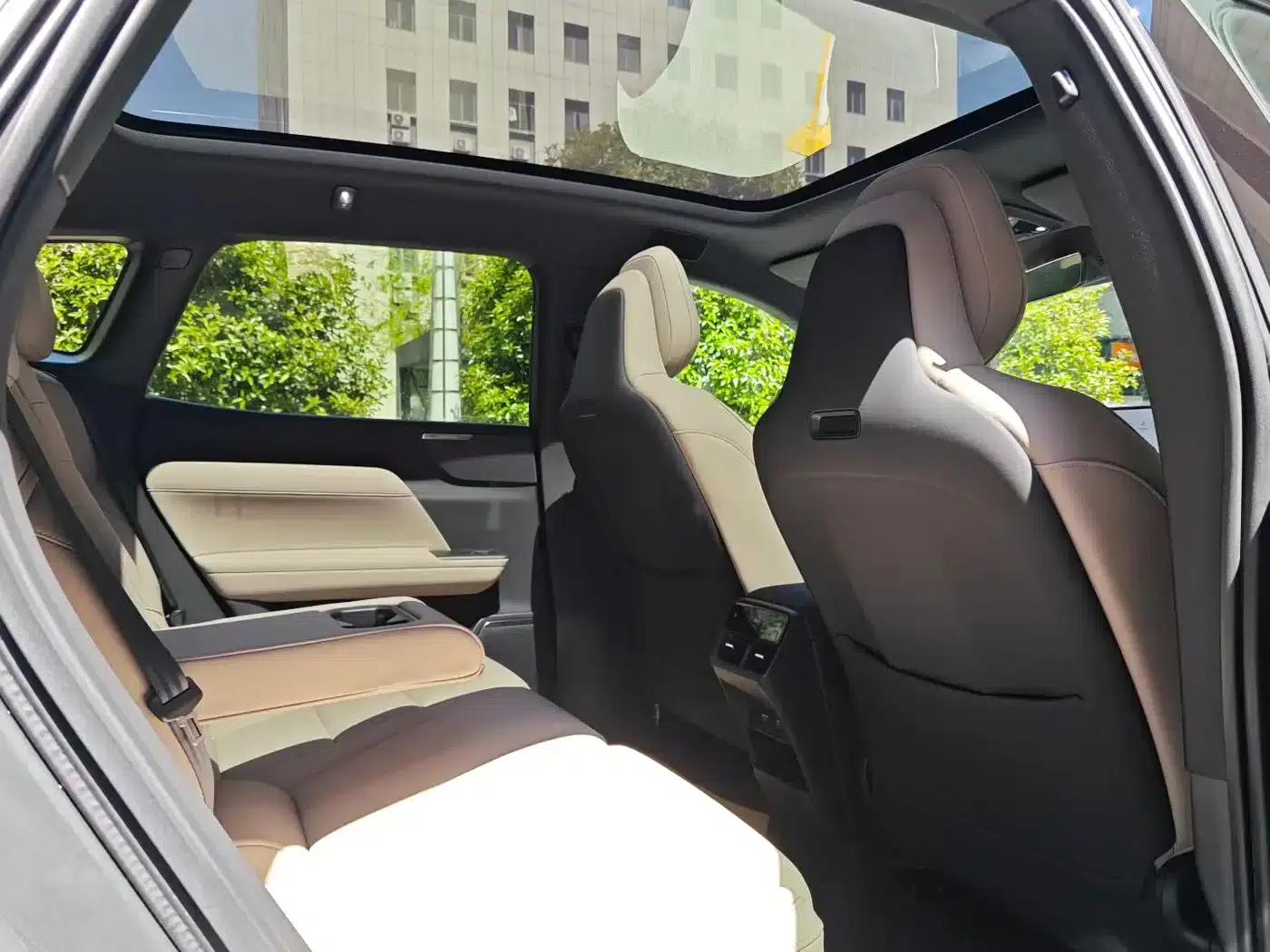 2026 Volvo XC70 Plug-in Hybrid, All-Wheel Drive, Ultra Range — миниатюра 6