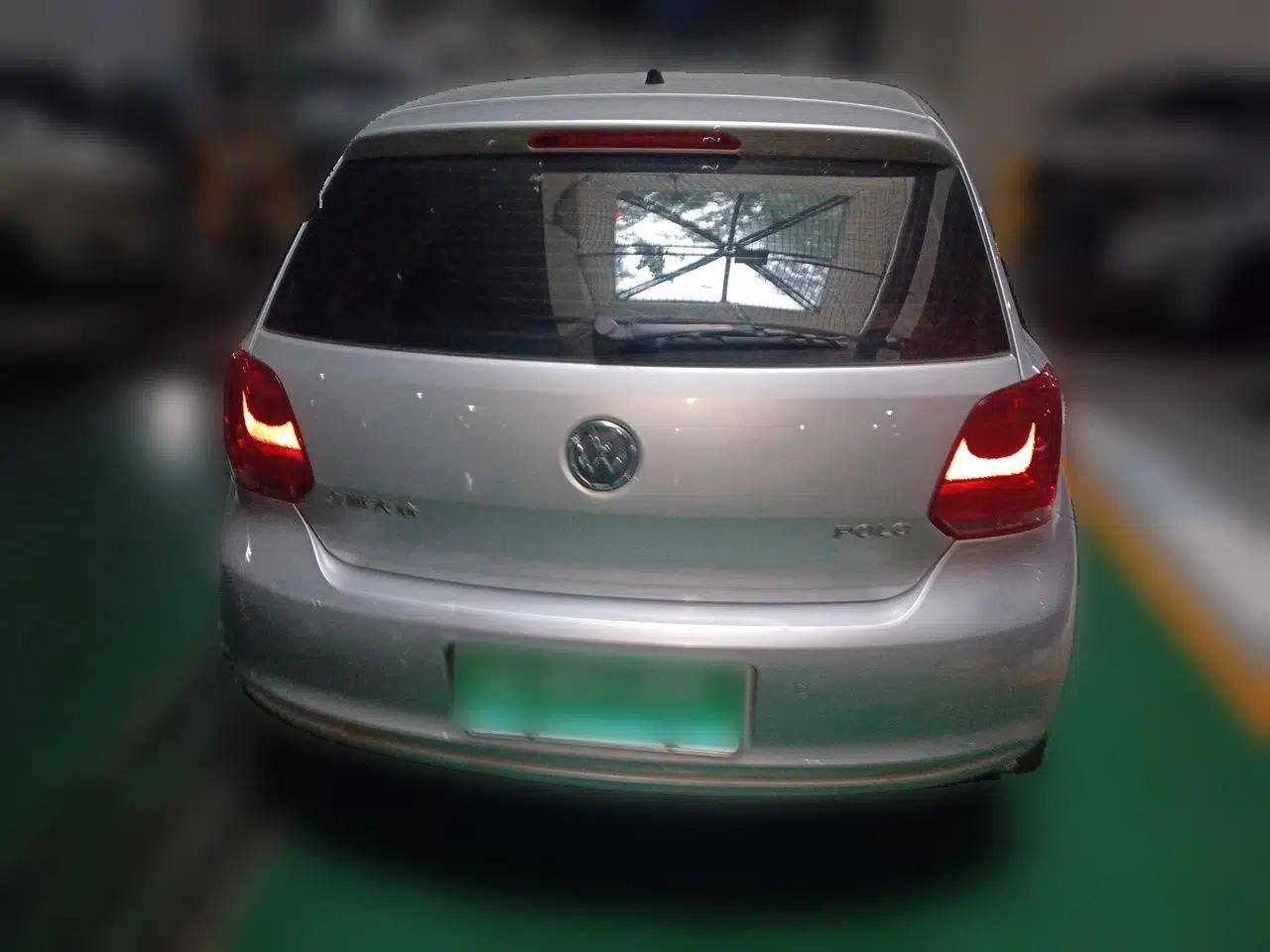Volkswagen Polo 2013 1.4L Manual Comfort Edition — миниатюра 5