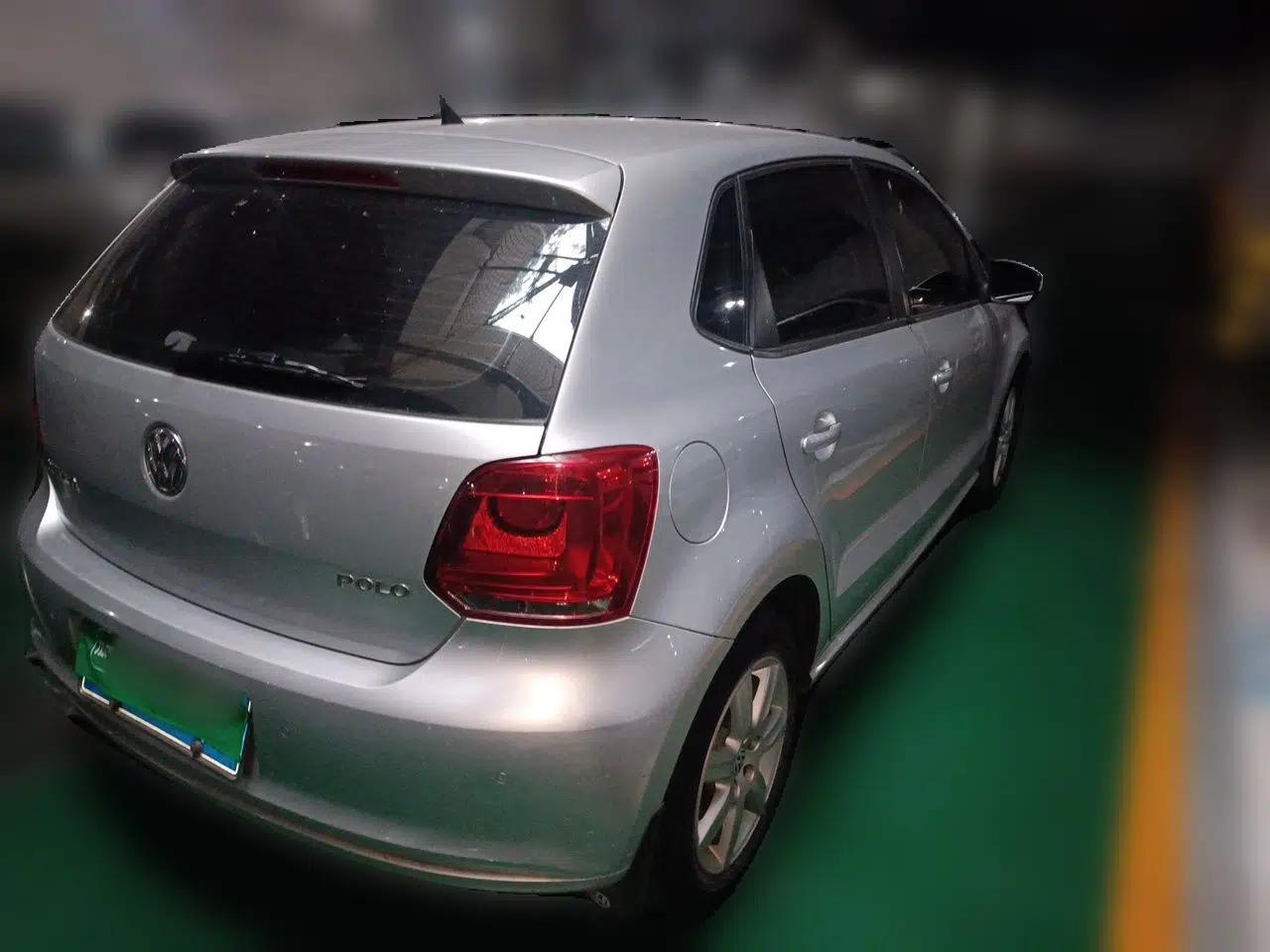 Volkswagen Polo 2013 1.4L Manual Comfort Edition — миниатюра 6