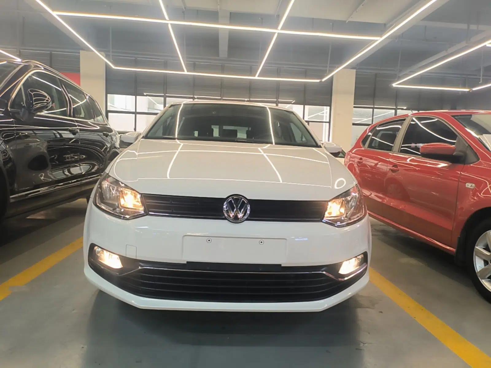 Volkswagen Polo 2016 1.6L Automatic Comfort Model — миниатюра 2