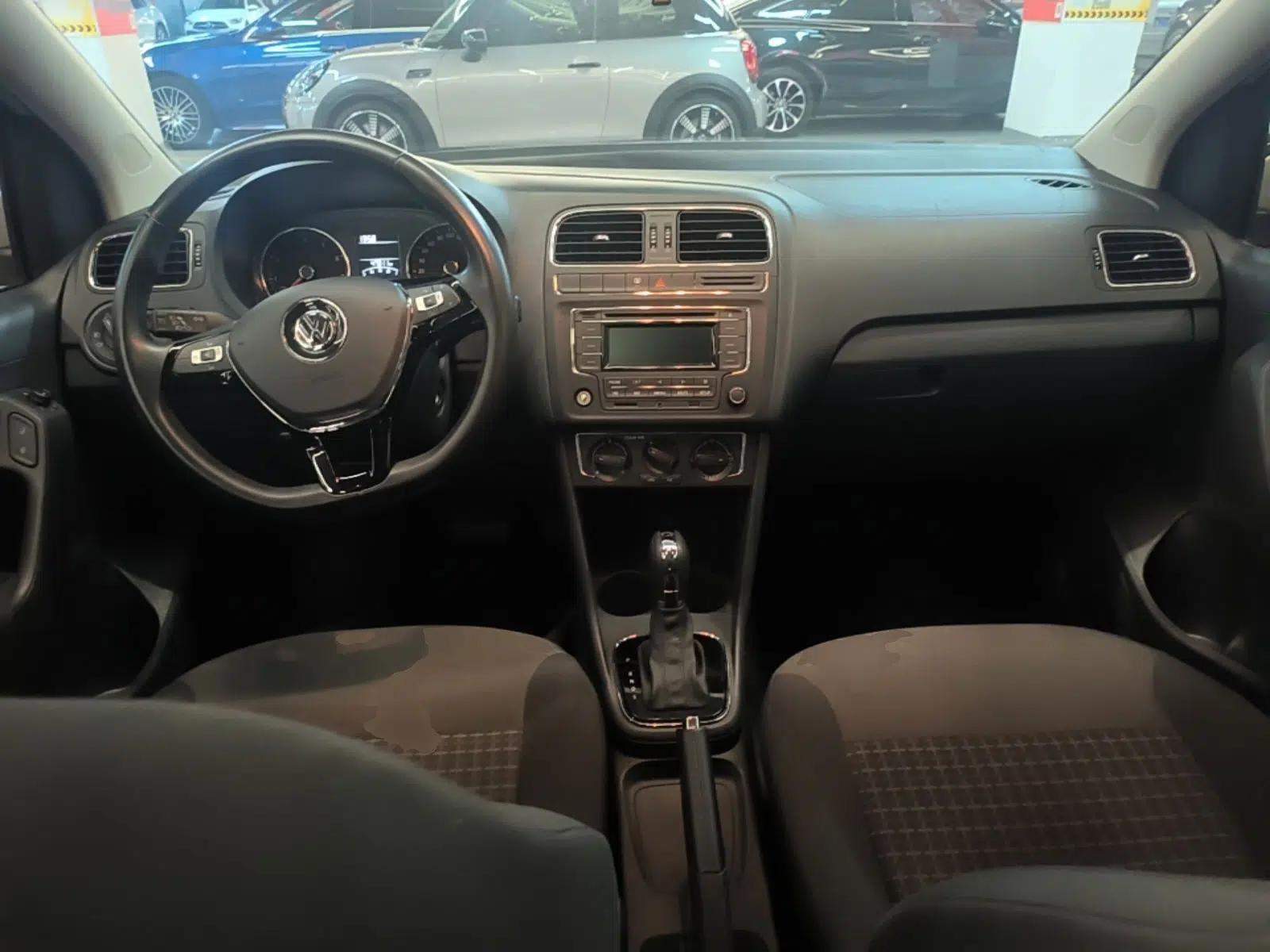 Volkswagen Polo 2016 1.6L Automatic Comfort Model — миниатюра 17