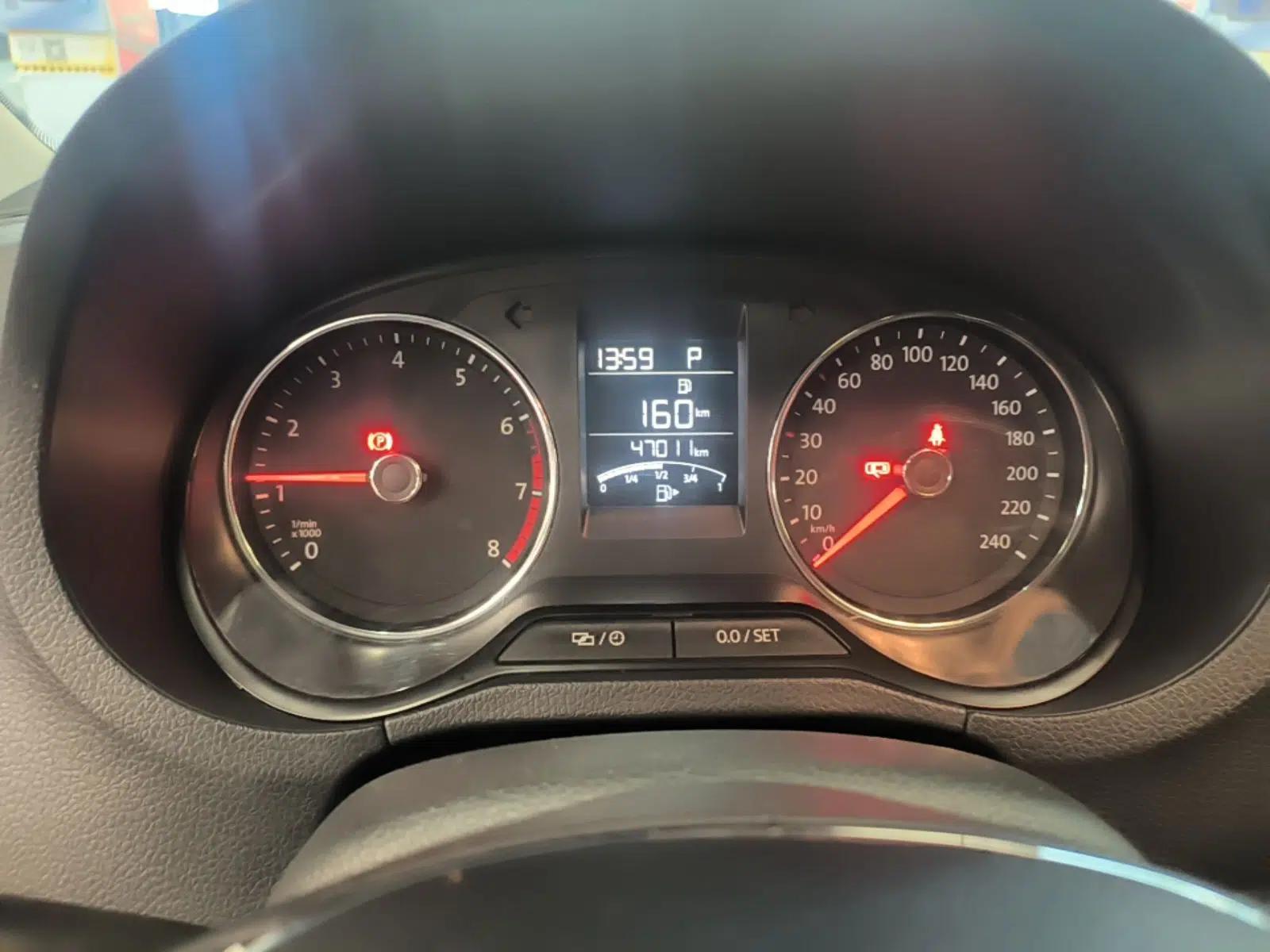 Volkswagen Polo 2016 1.6L Automatic Comfort Model — миниатюра 19