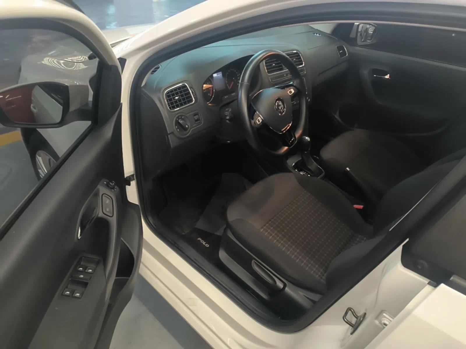 Volkswagen Polo 2016 1.6L Automatic Comfort Model — миниатюра 23