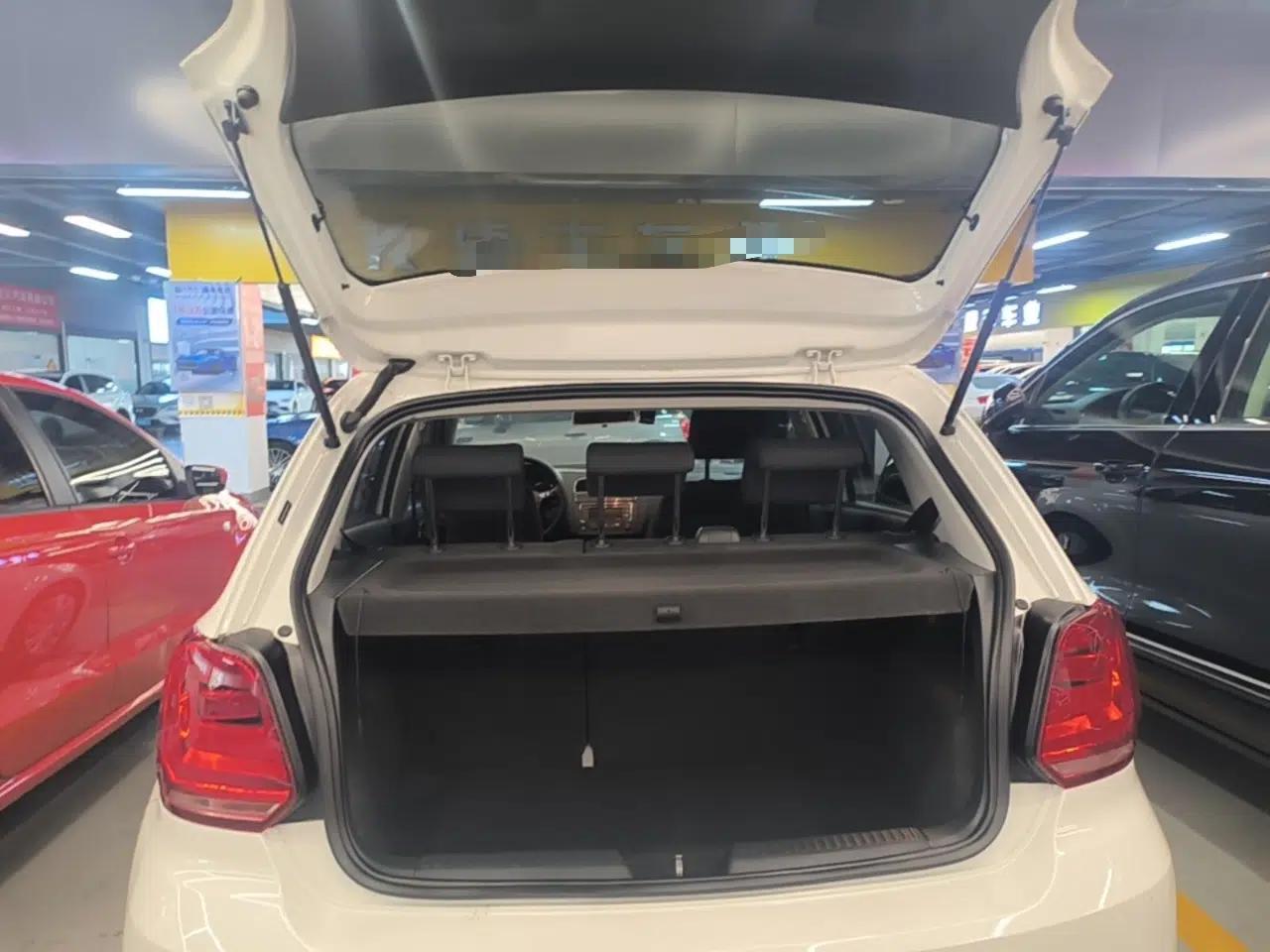 Volkswagen Polo 2016 1.6L Automatic Comfort Model — миниатюра 27