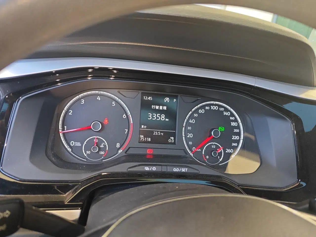 Volkswagen Polo 2019 Plus 1.5L Automatic Colorful Technology Edition — миниатюра 11