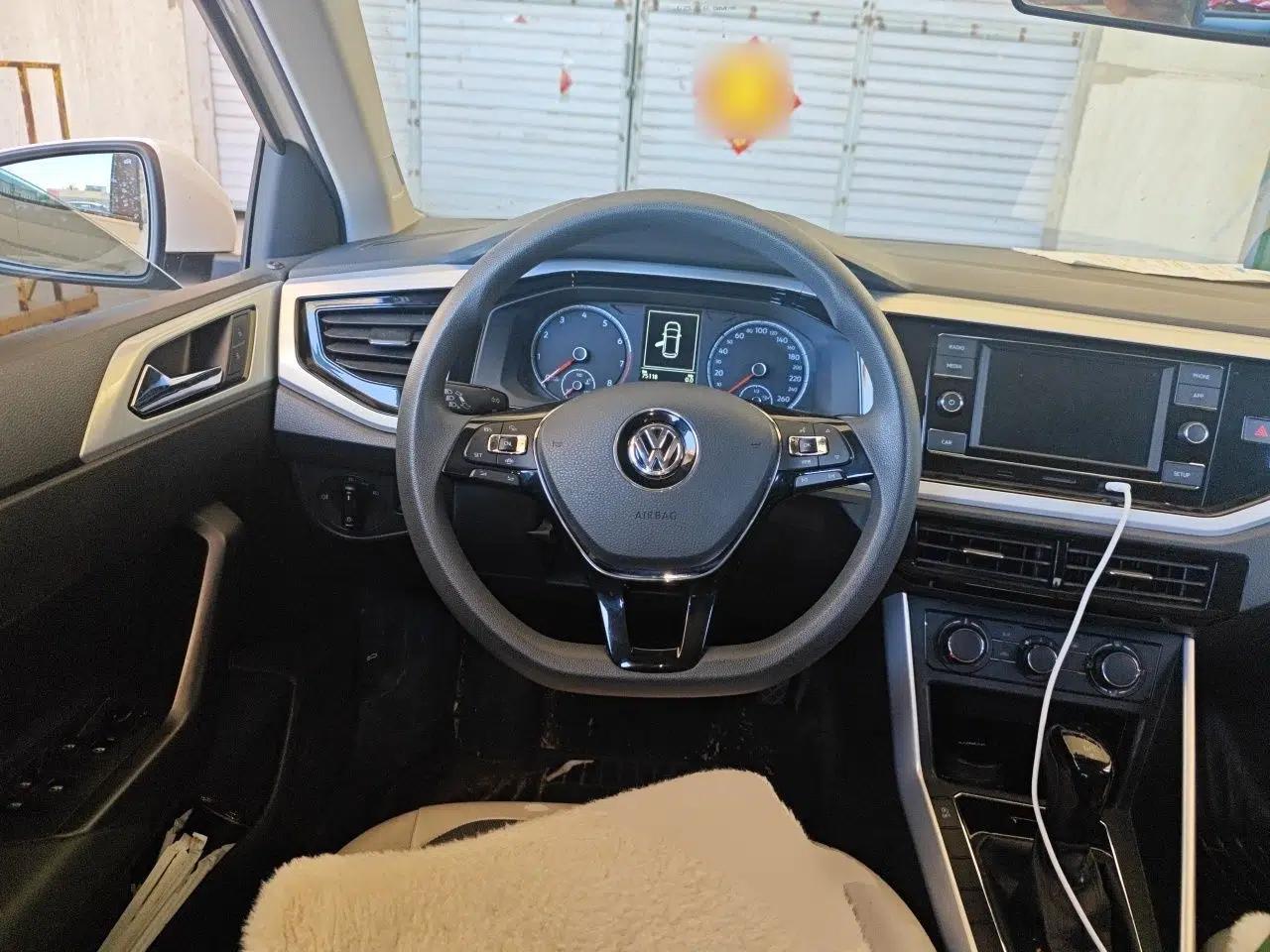 Volkswagen Polo 2019 Plus 1.5L Automatic Colorful Technology Edition — миниатюра 10