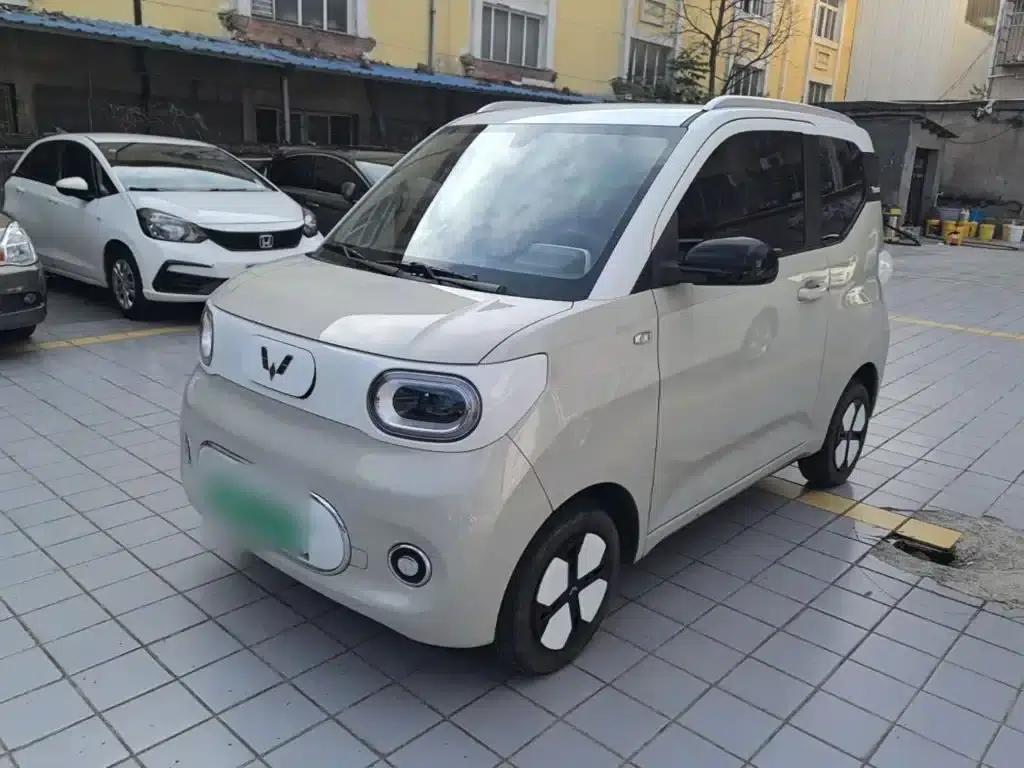 Hongguang MINIEV 2024 Model, Third Generation, 170km/h — миниатюра 1