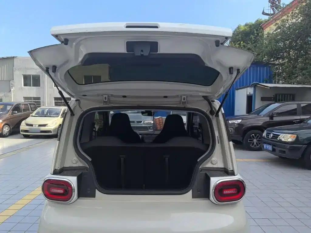 Hongguang MINIEV 2024 Model, Third Generation, 170km/h — миниатюра 19