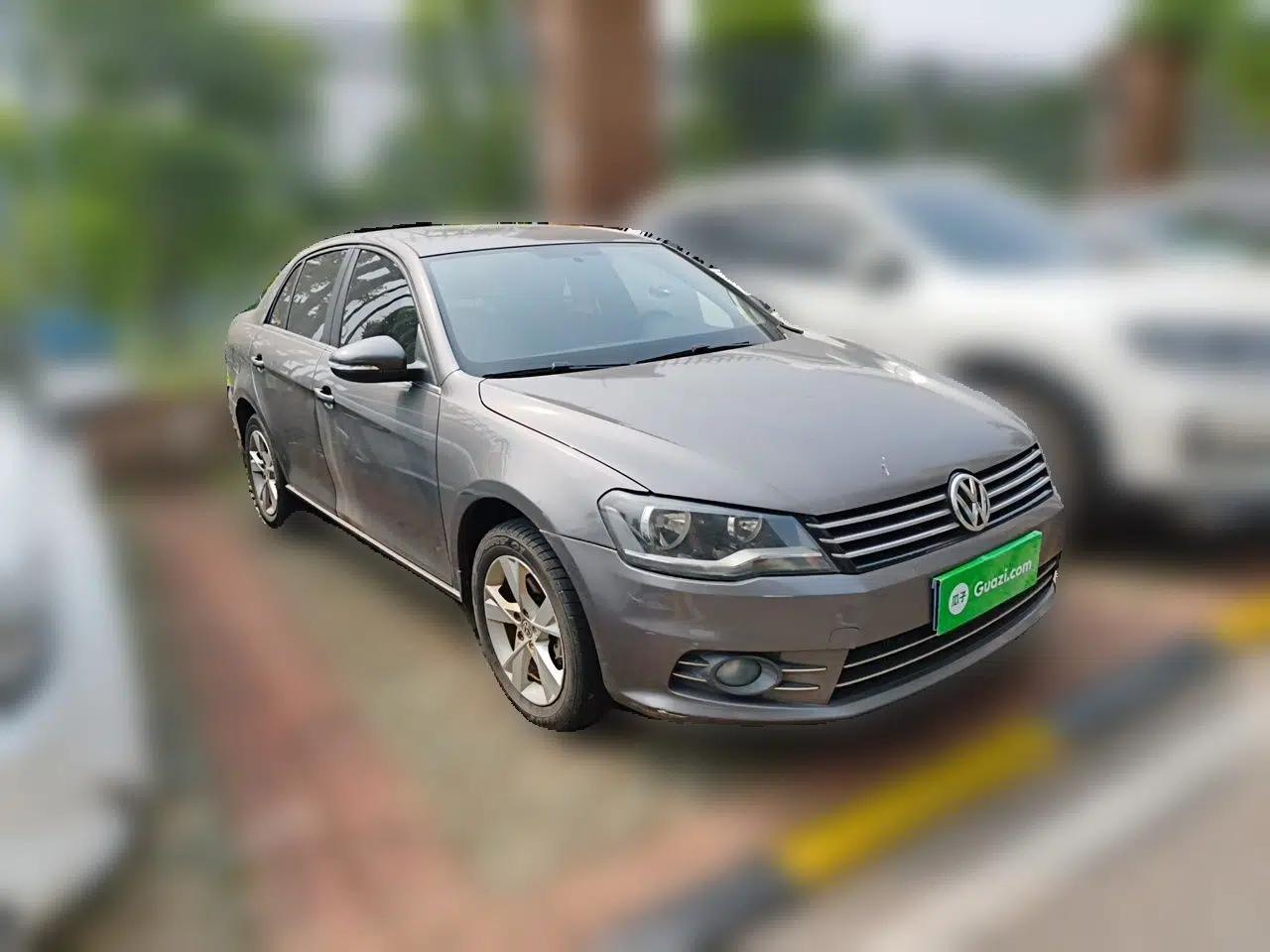 Volkswagen Bora 2013 1.6L Automatic Comfort Model — миниатюра 3
