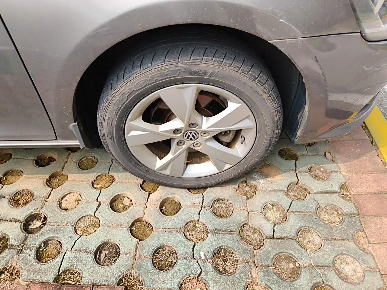 Volkswagen Bora 2013 1.6L Automatic Comfort Model — миниатюра 8