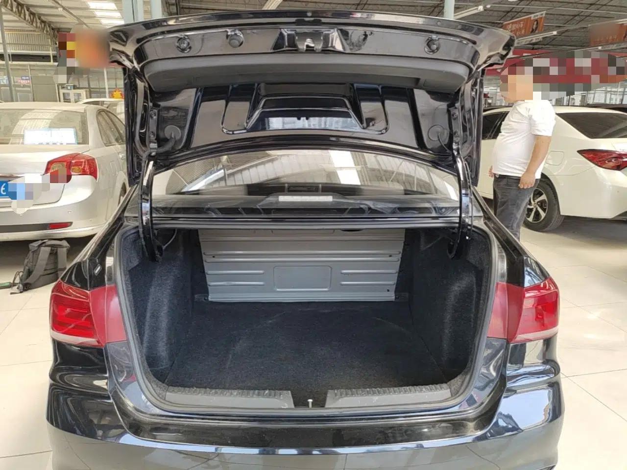 Volkswagen Santana 2021 1.5L Automatic Fashion Edition — миниатюра 22