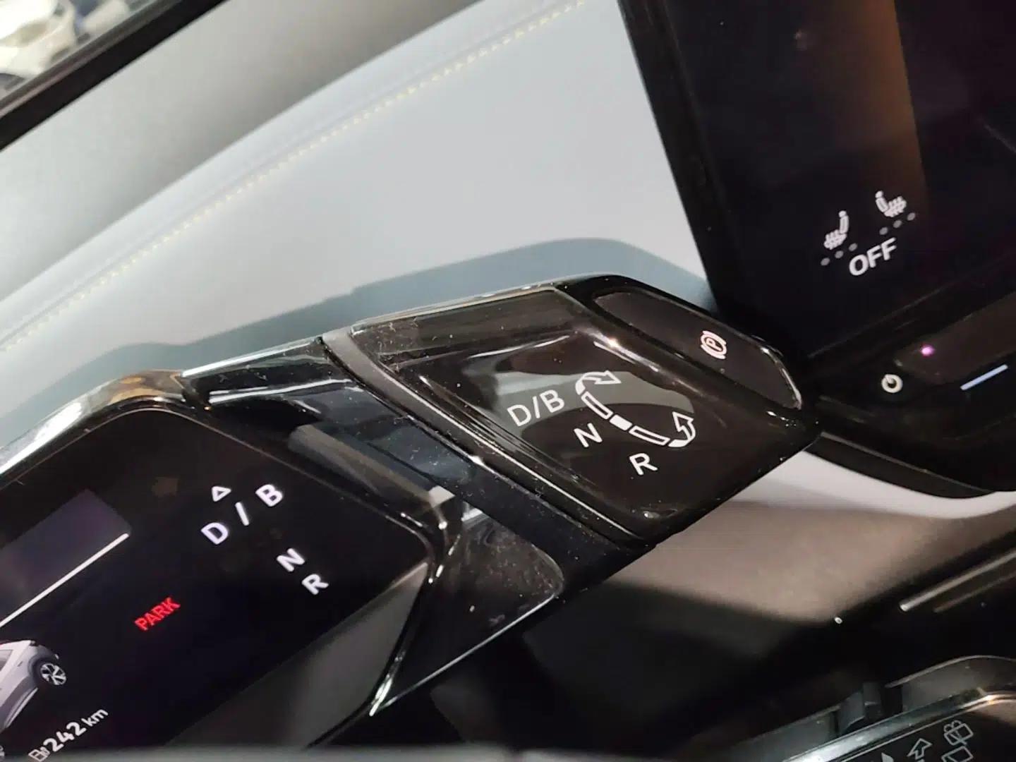 Volkswagen ID.4 X 2023 Pure Smart Edition — миниатюра 16
