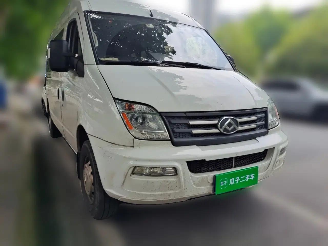 SAIC MAXUS Xintu V80 2021 2.0T Manual Classic Aoyuntong 139 PS Mid-axle Mid-roof 6/7/8/9-Seater — миниатюра 3
