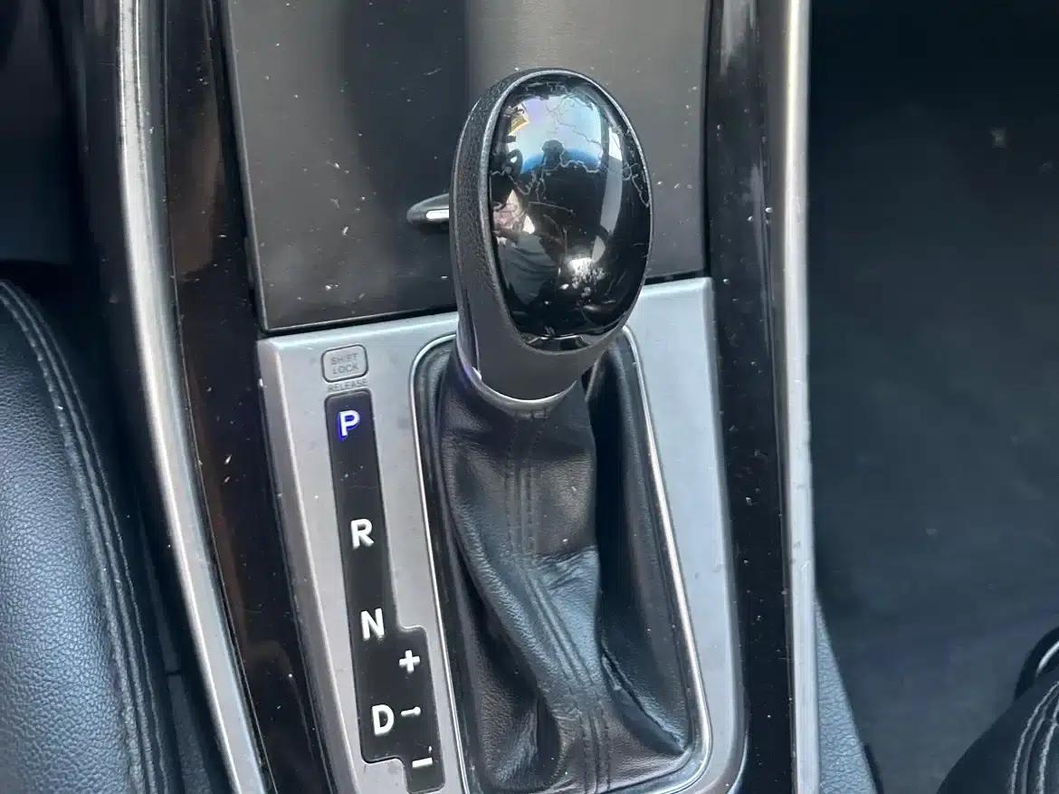 Hyundai Elantra 2016 1.6L Automatic Premium Edition — миниатюра 14