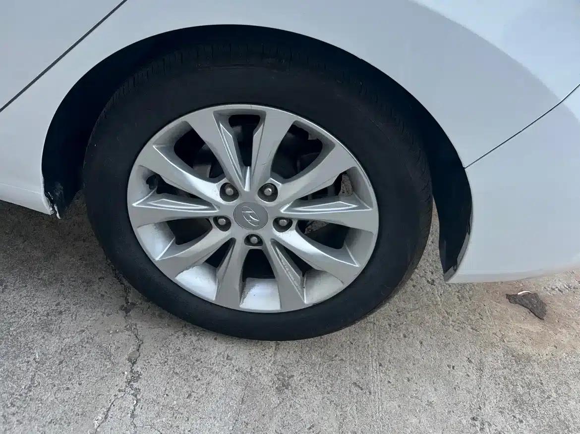 Hyundai Elantra 2016 1.6L Automatic Premium Edition — миниатюра 7