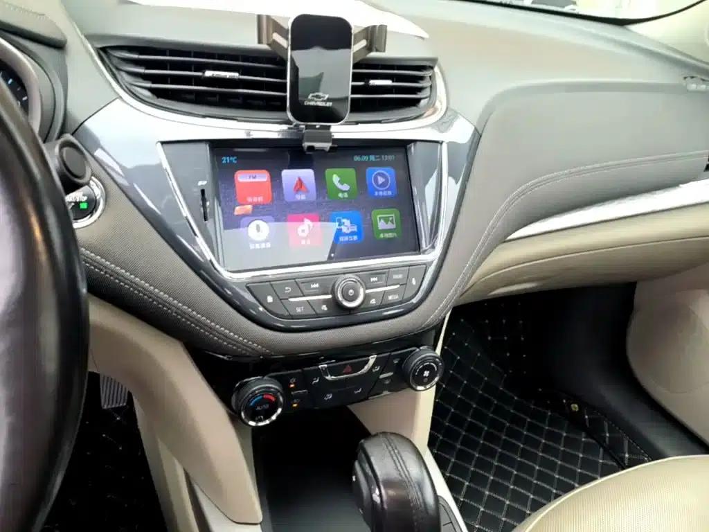 2017 Chevrolet Malibu 1.5T Automatic Luxury Edition — миниатюра 13