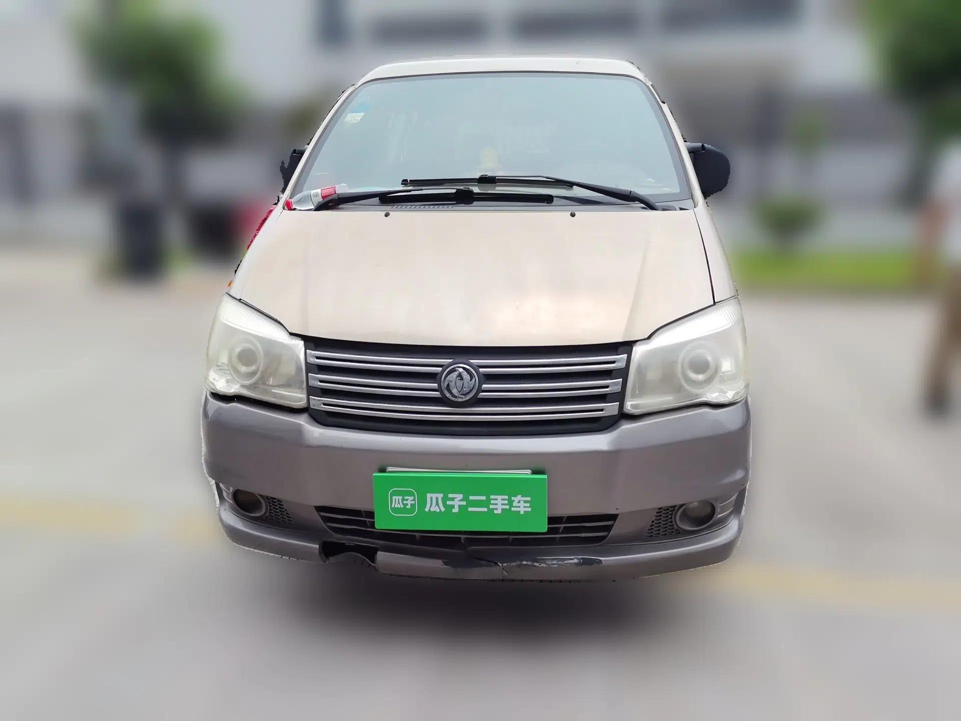 FORTHING Lingzhi 2015 M3 1.6L 7-Seater Standard Model — миниатюра 2