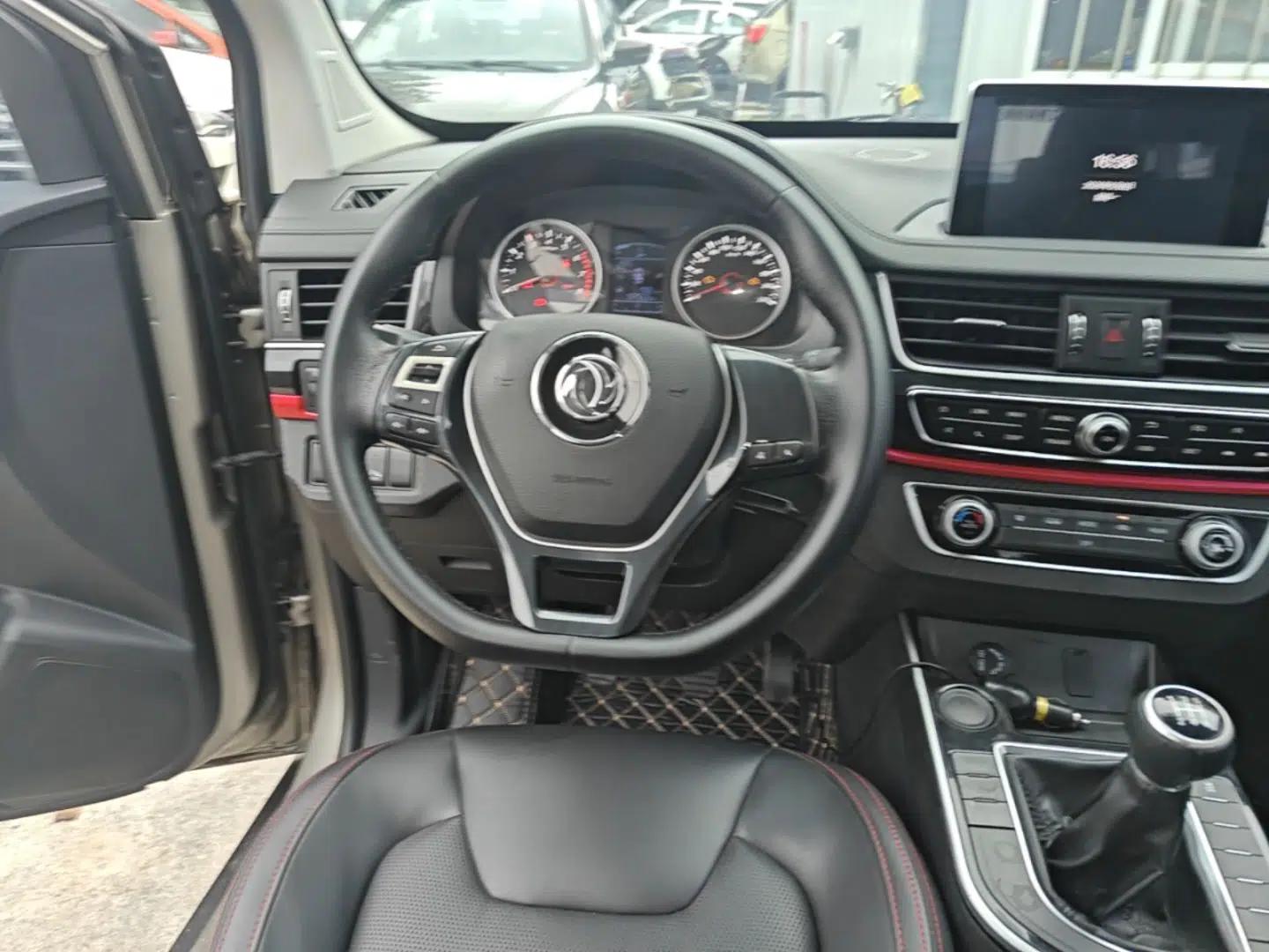 FORTHING SX6 2019 1.6L Manual Luxury Model China VI Standard — миниатюра 13
