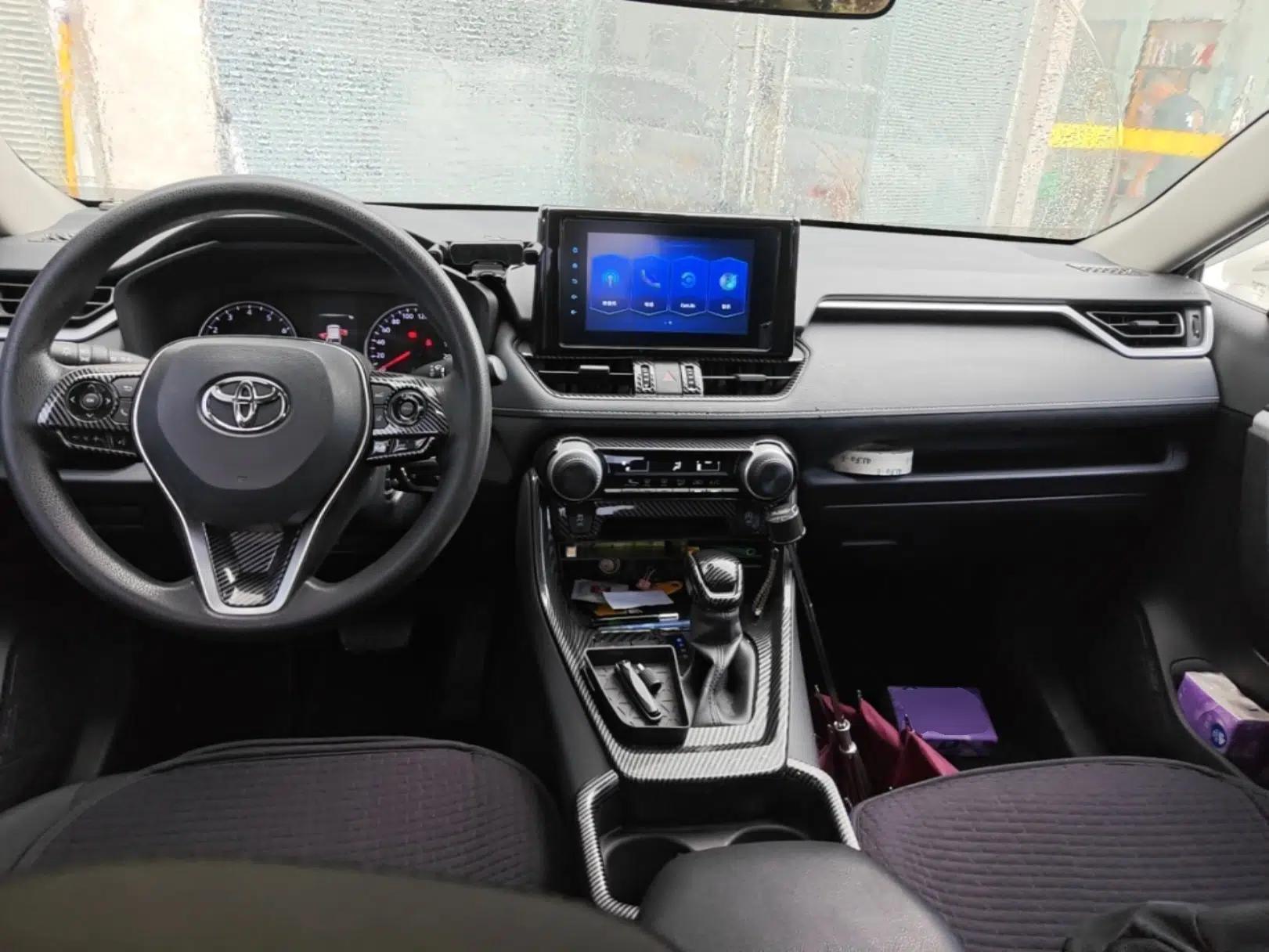 Toyota RAV4 2021 2.0L CVT Two-Wheel Drive Urban Edition — миниатюра 17
