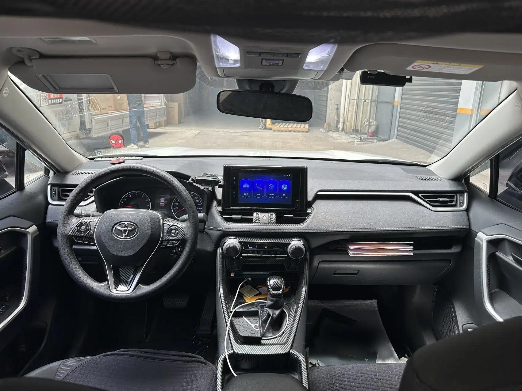 Toyota RAV4 2021 2.0L CVT Two-Wheel Drive Urban Edition — миниатюра 21