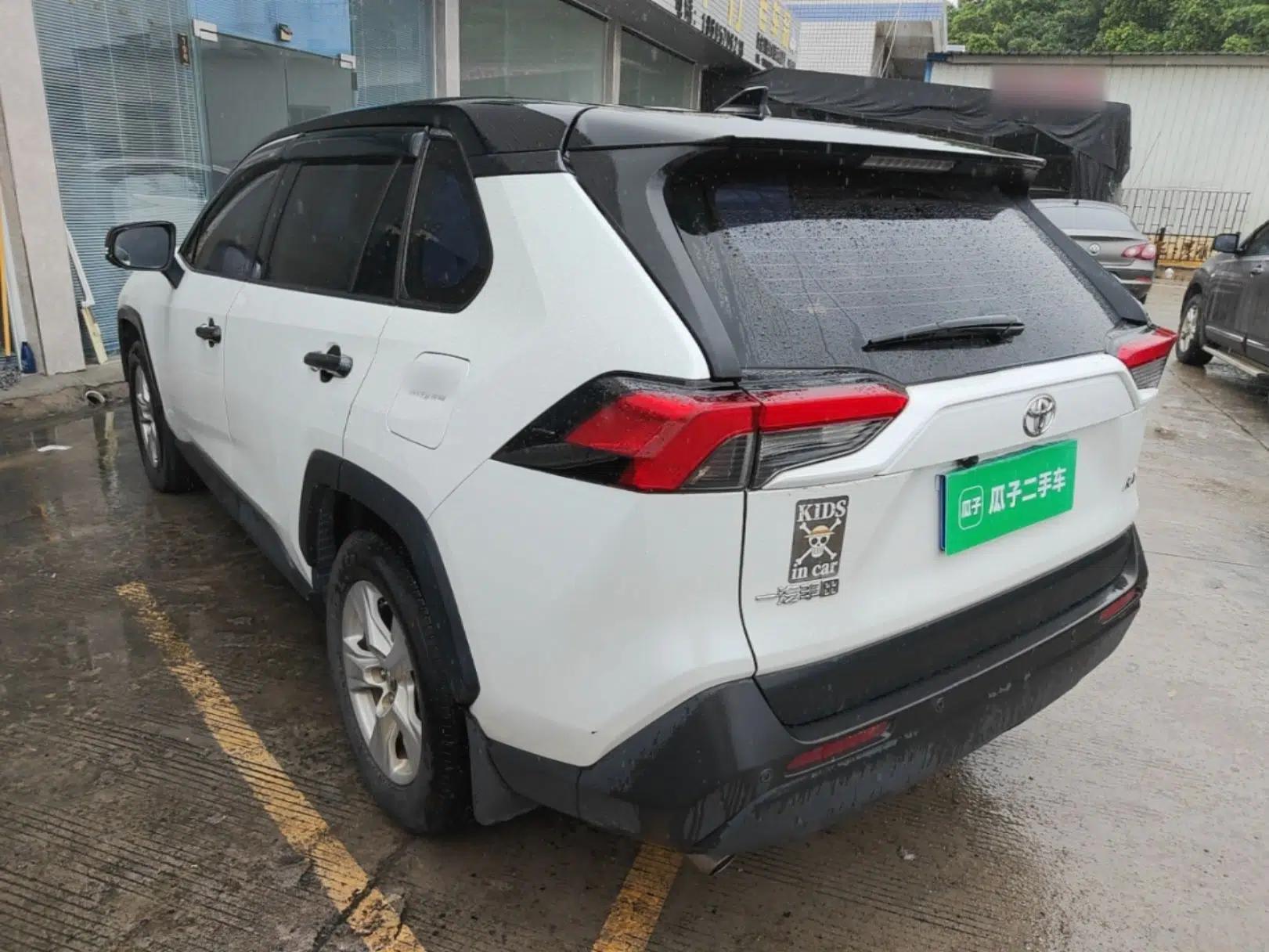Toyota RAV4 2021 2.0L CVT Two-Wheel Drive Urban Edition — миниатюра 4