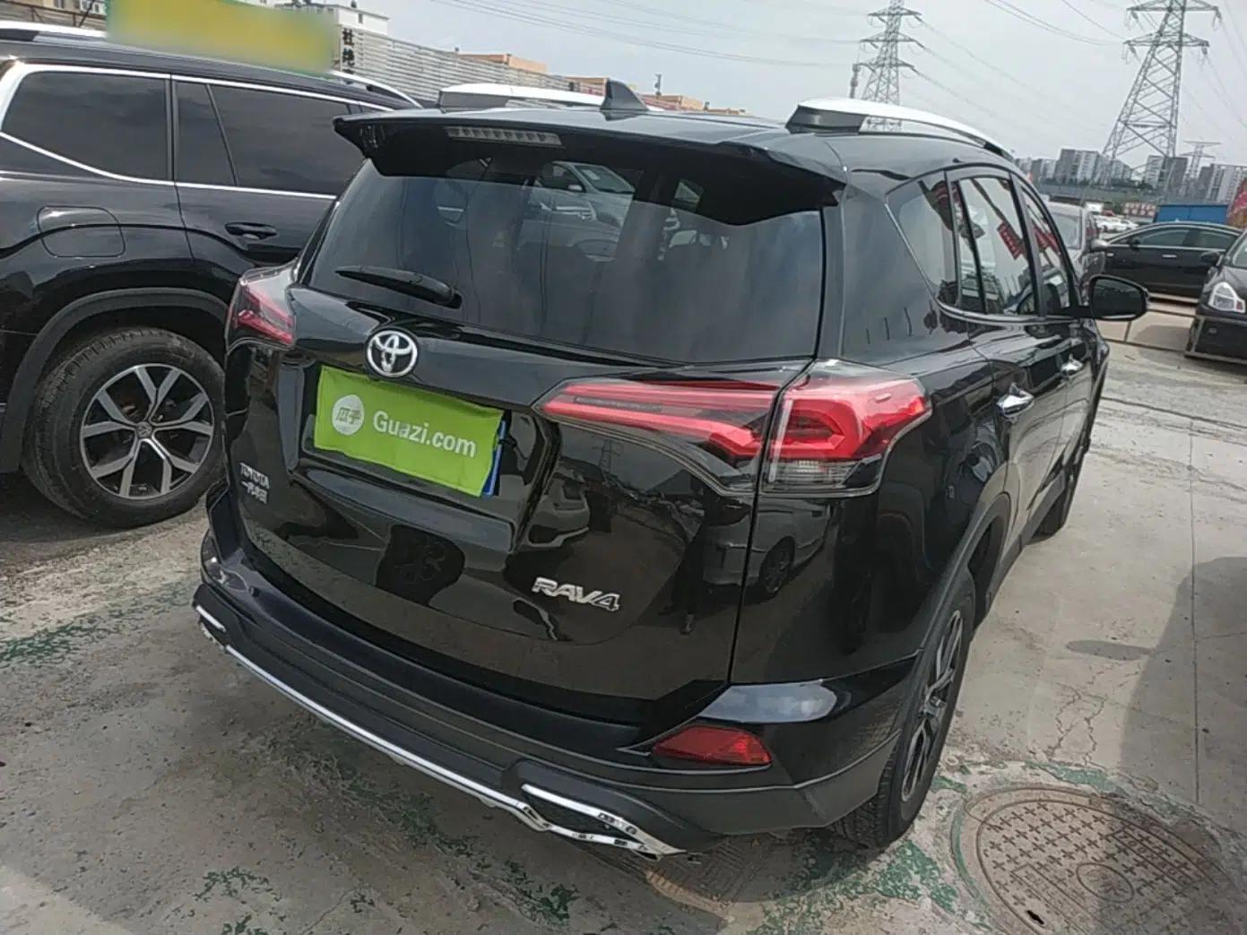 Toyota RAV4 2018 2.0L CVT Two-Wheel Drive Fashion X Edition — миниатюра 6