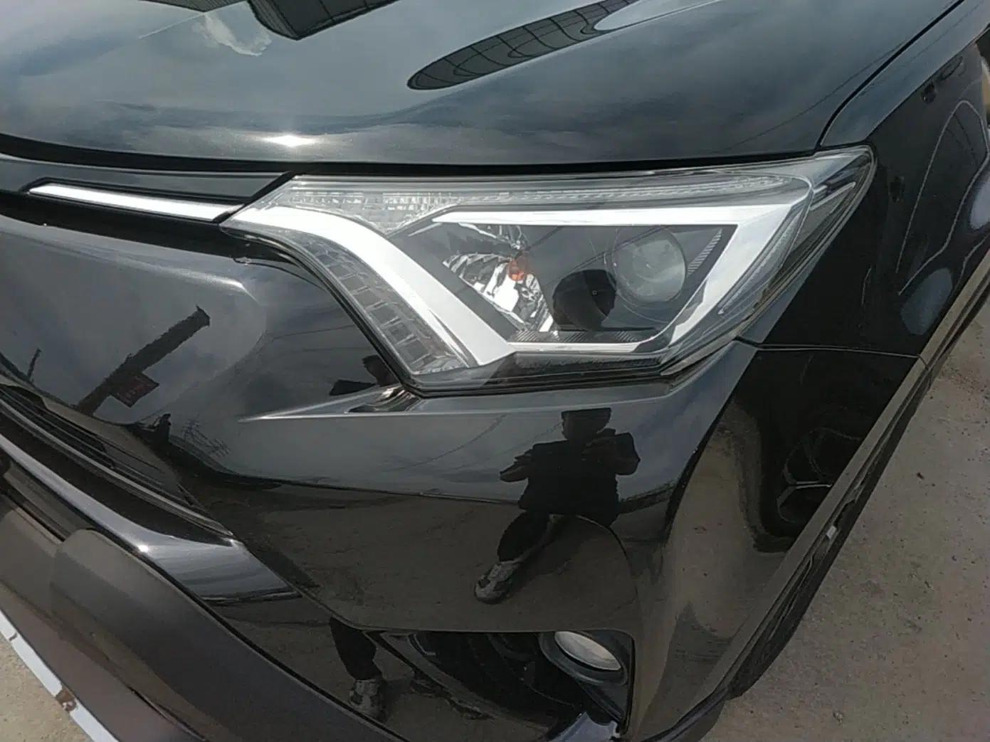 Toyota RAV4 2018 2.0L CVT Two-Wheel Drive Fashion X Edition — миниатюра 8