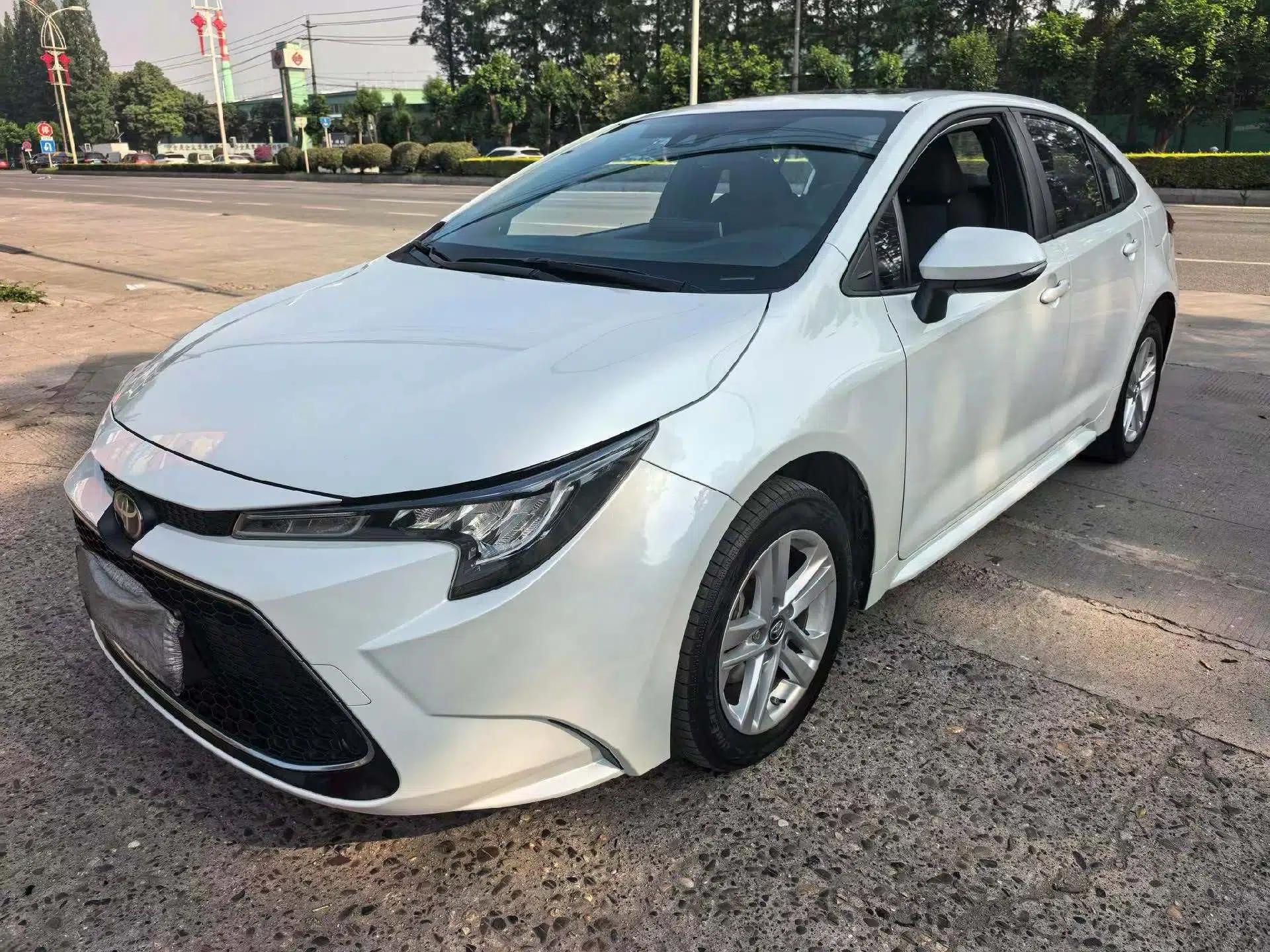 Toyota Levin 2021 185T CVT Luxury Edition — миниатюра 1