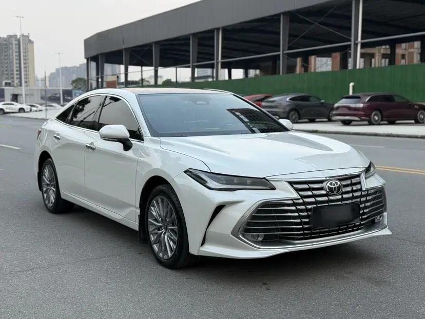 Toyota Avalon 2024 2.0L Luxury Edition — миниатюра 3