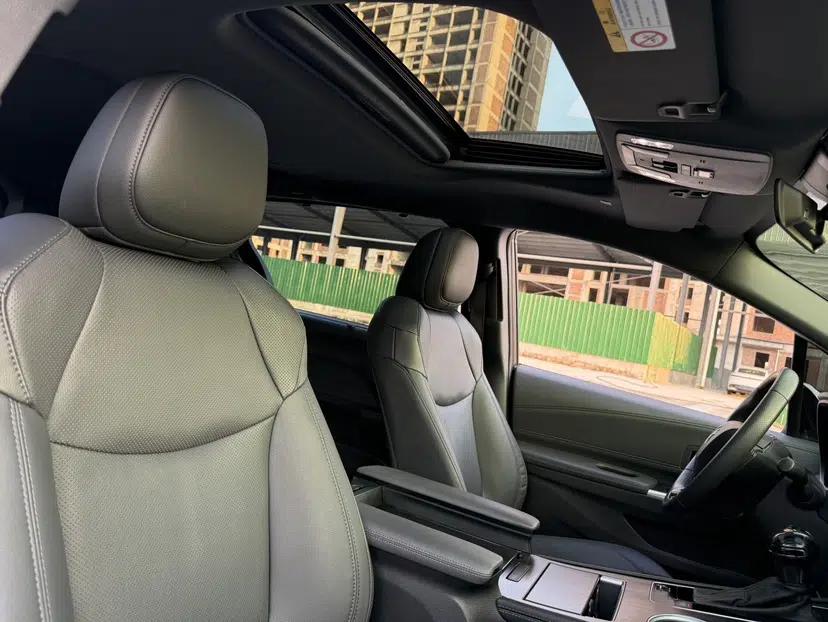 Toyota SIENNA 2023 2.5L Hybrid Deluxe Edition — миниатюра 10