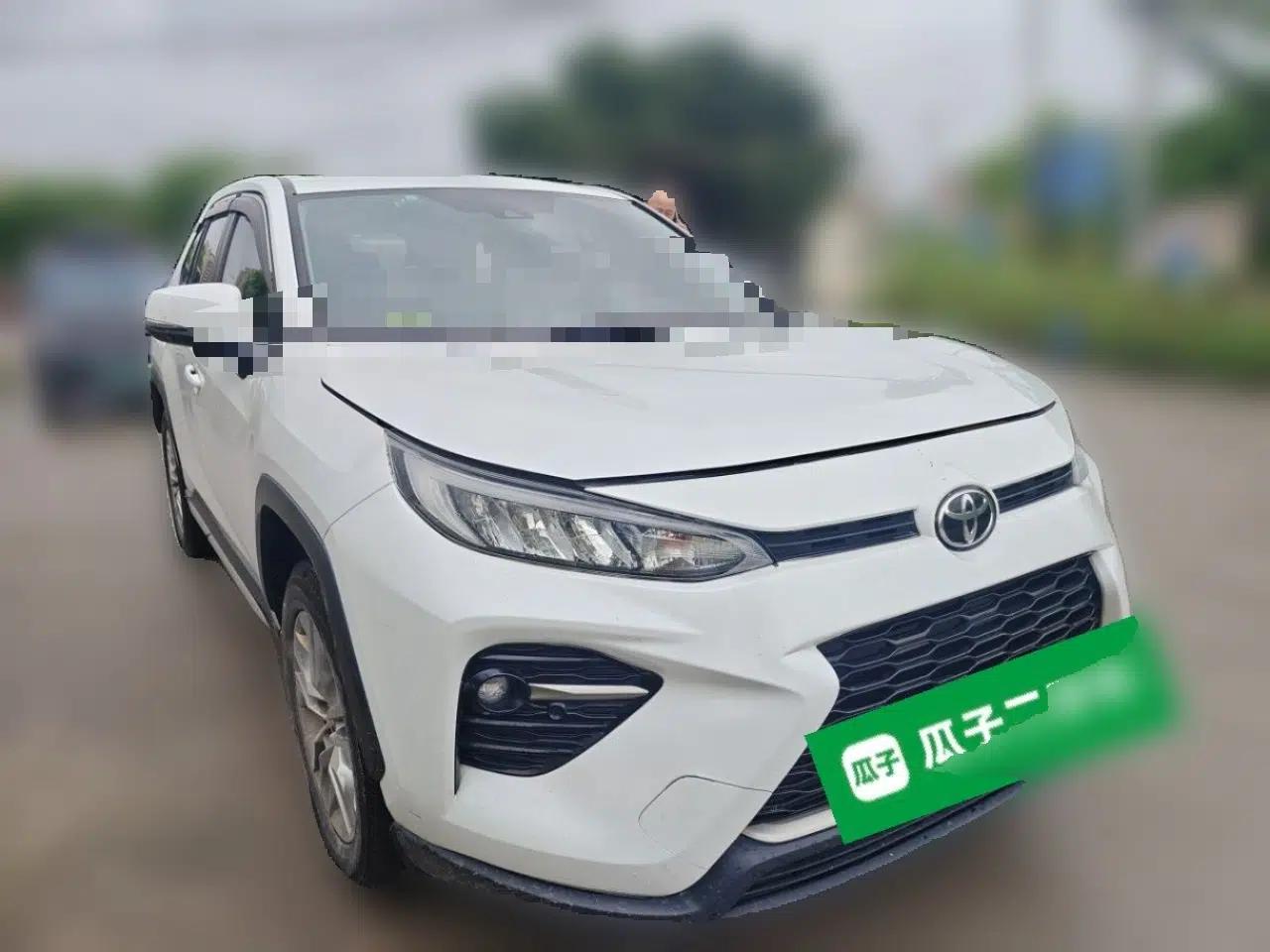 Toyota Wildlander 2021 2.0L CVT Two-Wheel Drive Luxury Edition — миниатюра 3