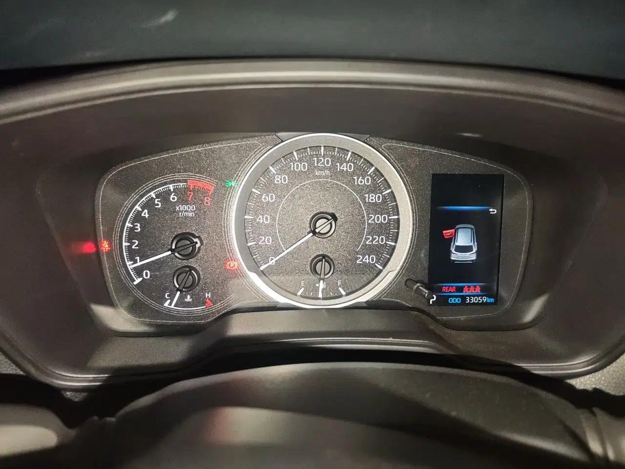 Toyota FRONTLANDER 2022 2.0L CVT Leading Edition — миниатюра 11
