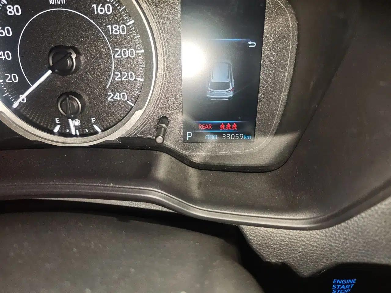 Toyota FRONTLANDER 2022 2.0L CVT Leading Edition — миниатюра 12