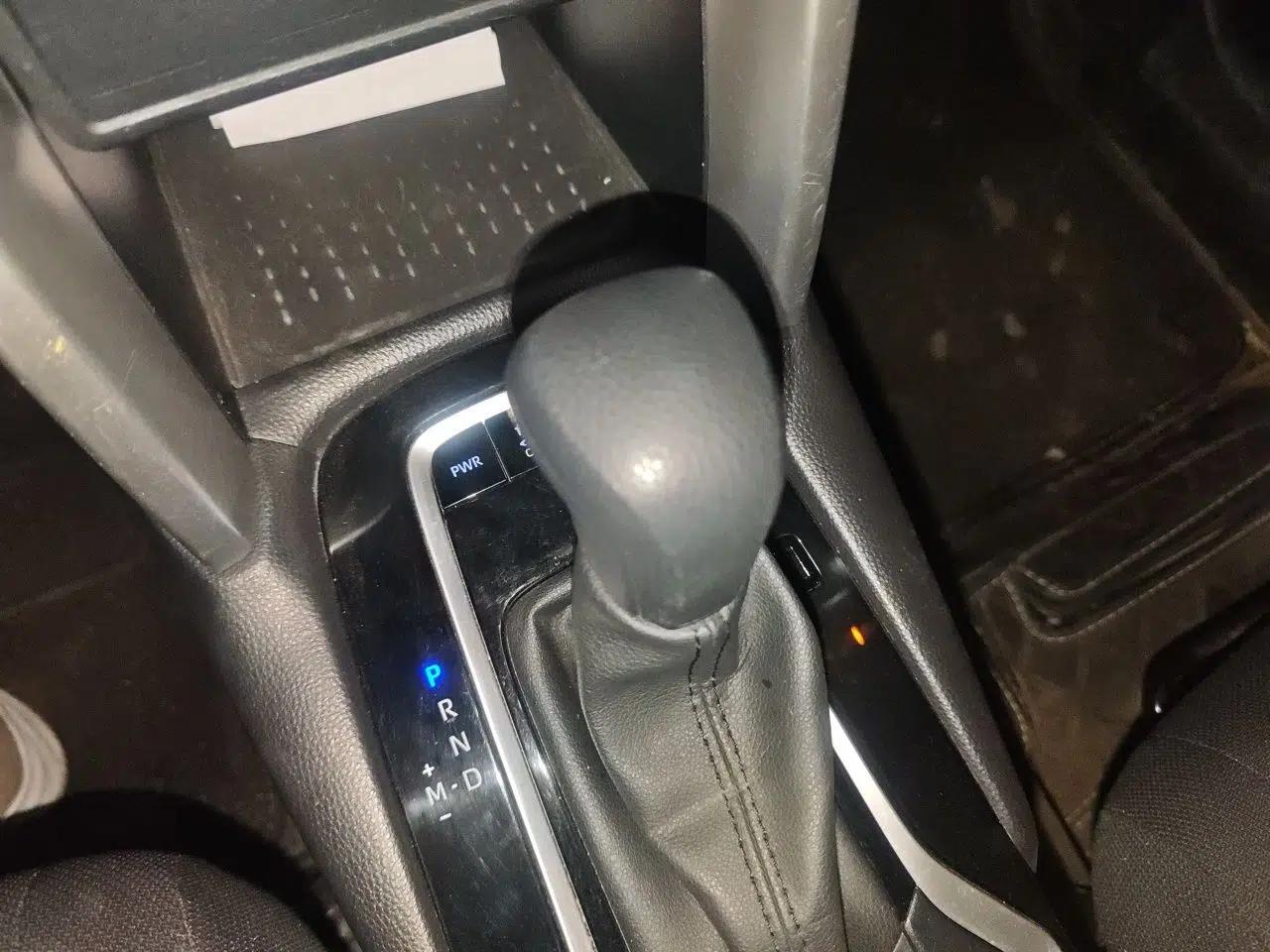 Toyota FRONTLANDER 2022 2.0L CVT Leading Edition — миниатюра 14