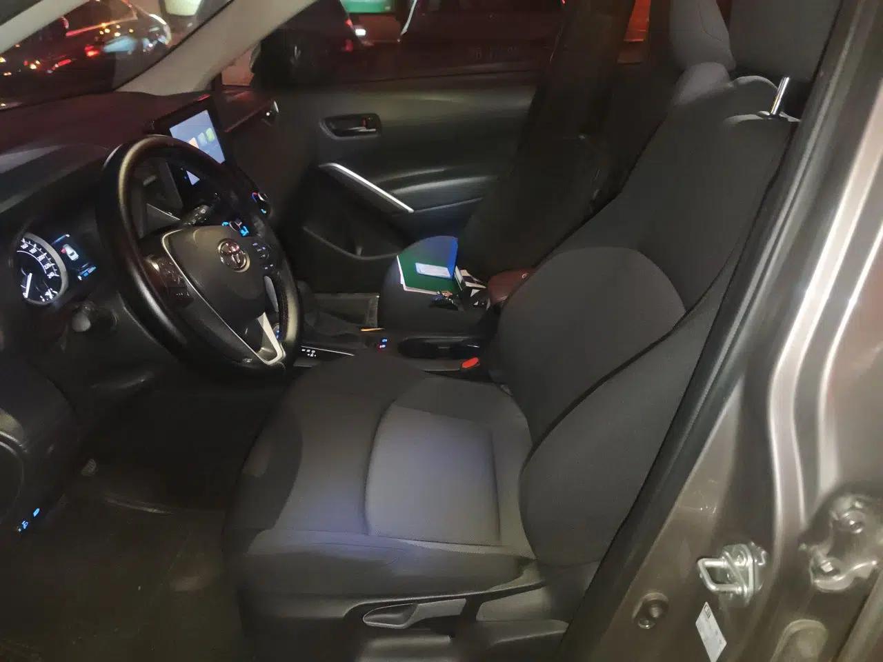 Toyota FRONTLANDER 2022 2.0L CVT Leading Edition — миниатюра 15