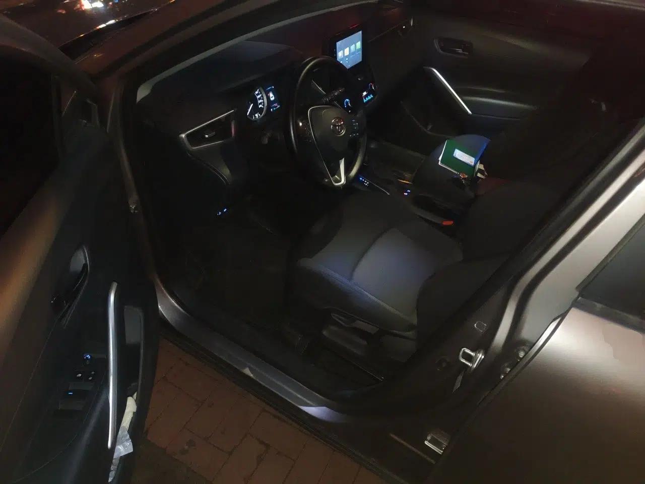 Toyota FRONTLANDER 2022 2.0L CVT Leading Edition — миниатюра 16