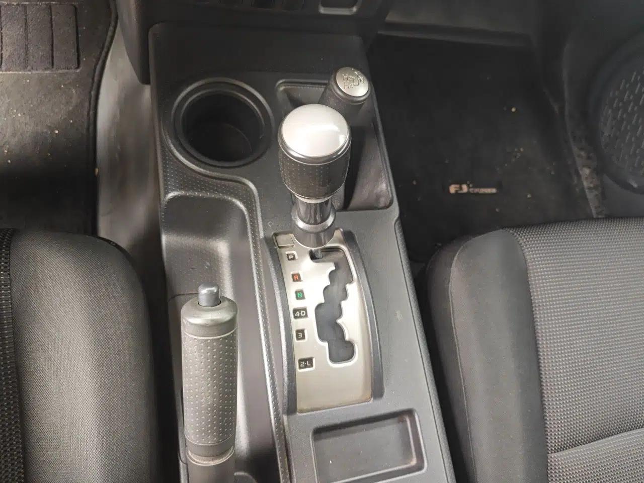 Toyota FJ Cruiser 2007 4.0L — миниатюра 14